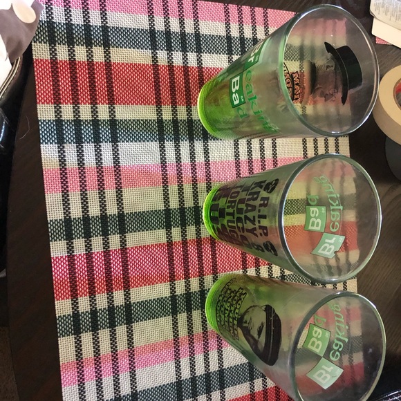🎉TODAY ONLY🎉3  breaking bad glasses used by cast - Picture 2 of 2